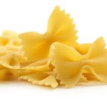 Farfalle con crema di peperoni Farfalle con crema di peperoni